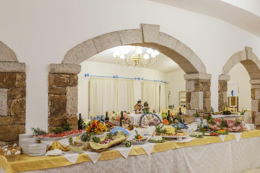 Nicolaus Club Li Cucutti Hotel Agrustos Kültér fotó