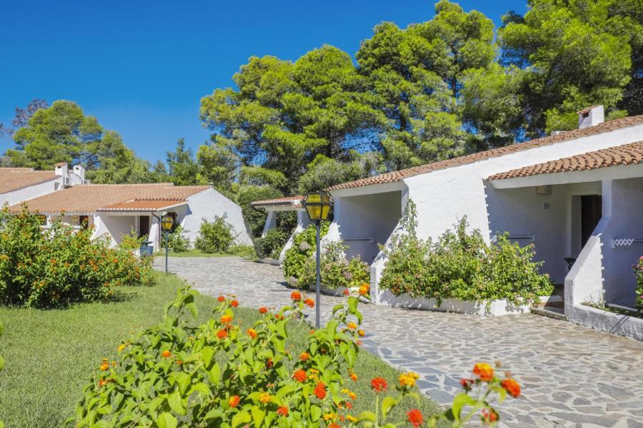 Nicolaus Club Li Cucutti Hotel Agrustos Kültér fotó