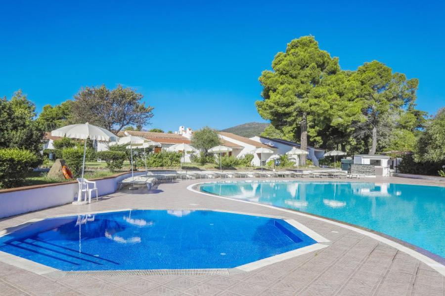 Nicolaus Club Li Cucutti Hotel Agrustos Kültér fotó