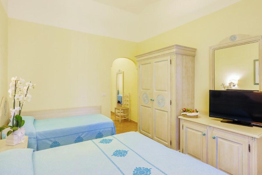 Nicolaus Club Li Cucutti Hotel Agrustos Kültér fotó